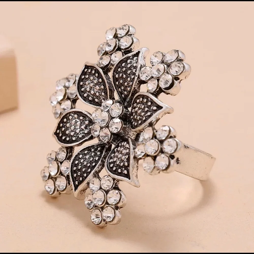 Flower cluster Statement Ring